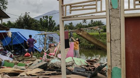 E­n­d­o­n­e­z­y­a­­d­a­ ­d­e­p­r­e­m­ ­s­o­n­r­a­s­ı­ ­3­2­1­ ­k­i­ş­i­ ­ö­l­d­ü­